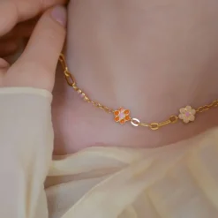 Enamel Blossom Halskæde