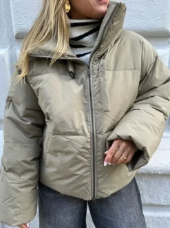 Gestuz Pinara Short Puffer Jakke Mermaid