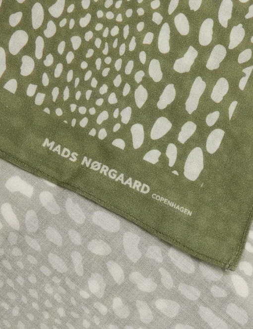 Mads Nørgaard Soft Cotton Self Tørklæde Mosstone/Sylvan Green